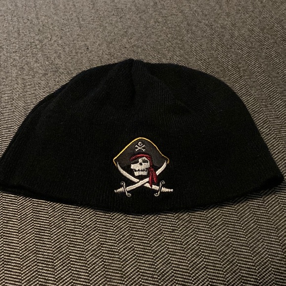 Disney Pirates of the Caribbean Skull & Cross Bones Beanie. From Disneyland Park - Picture 1 of 2